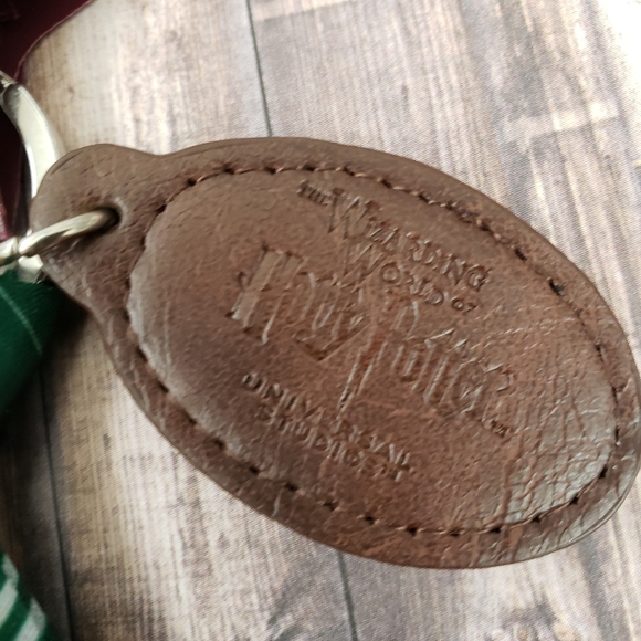 Universal Studios The Wizarding World Of Harry Potter Slytherin Tie Keychain NWT - Picture 7 of 8